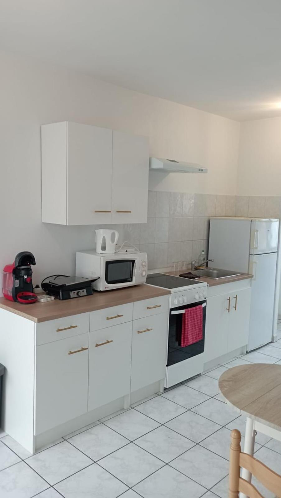 Duplex Lumineux Avec Parking Et Wi-fi Offert Beauvais