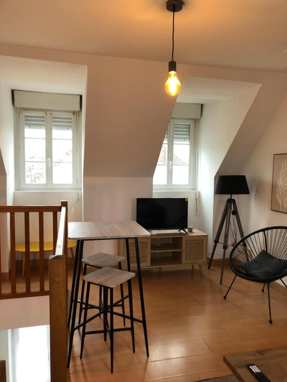 Apartment Duplex Lumineux Avec Parking Et Wi-fi Offert Beauvais